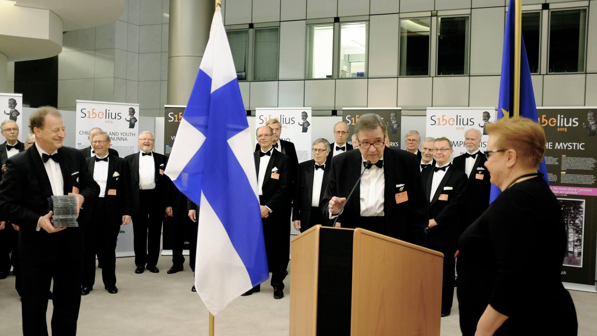 Hyvää itsenäisyyspäivää 99-vuotiaalle Suomelle!