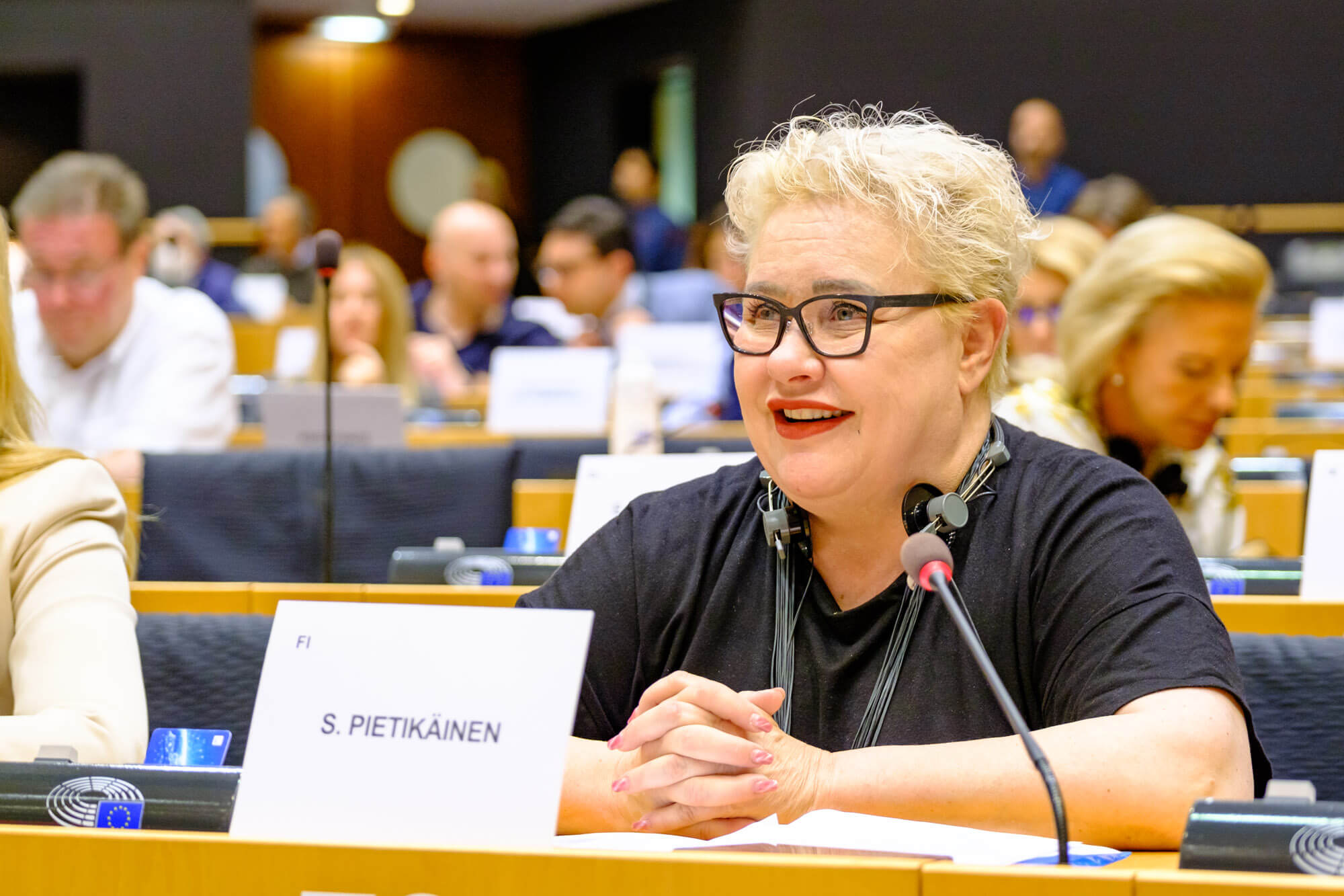 Euroopan komission hoivastrategia on askel eteenpäin, mutta siinä on myös puutteita